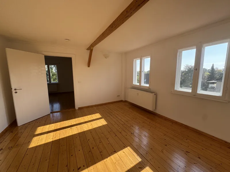 Renovierte 2-Zimmer-Dachgeschosswohnung mit Gartenblick in Top-Lage Zehlendorf — photo 1